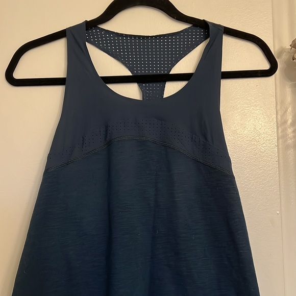 Lightweight navy workout top - Picture 2 of 8